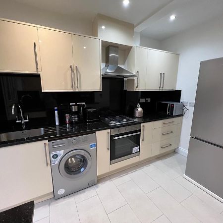 4 Wharncliffe Drive Otel Hanwell Dış mekan fotoğraf