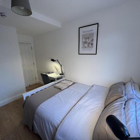 4 Wharncliffe Drive Otel Hanwell Dış mekan fotoğraf