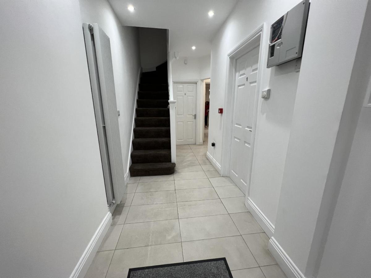 4 Wharncliffe Drive Otel Hanwell Dış mekan fotoğraf