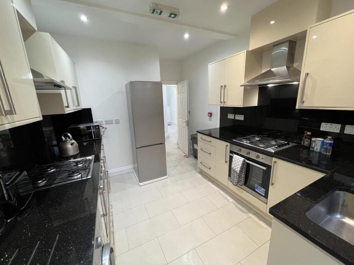 4 Wharncliffe Drive Otel Hanwell Dış mekan fotoğraf