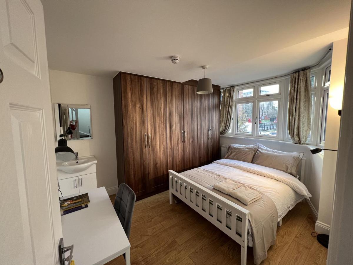 4 Wharncliffe Drive Otel Hanwell Dış mekan fotoğraf