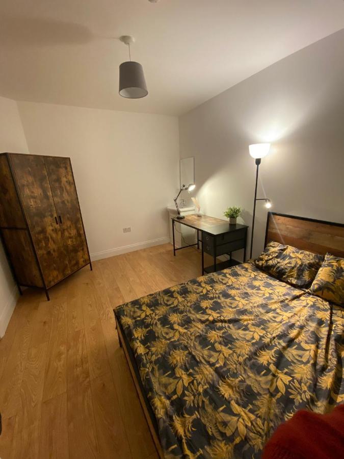 4 Wharncliffe Drive Otel Hanwell Dış mekan fotoğraf