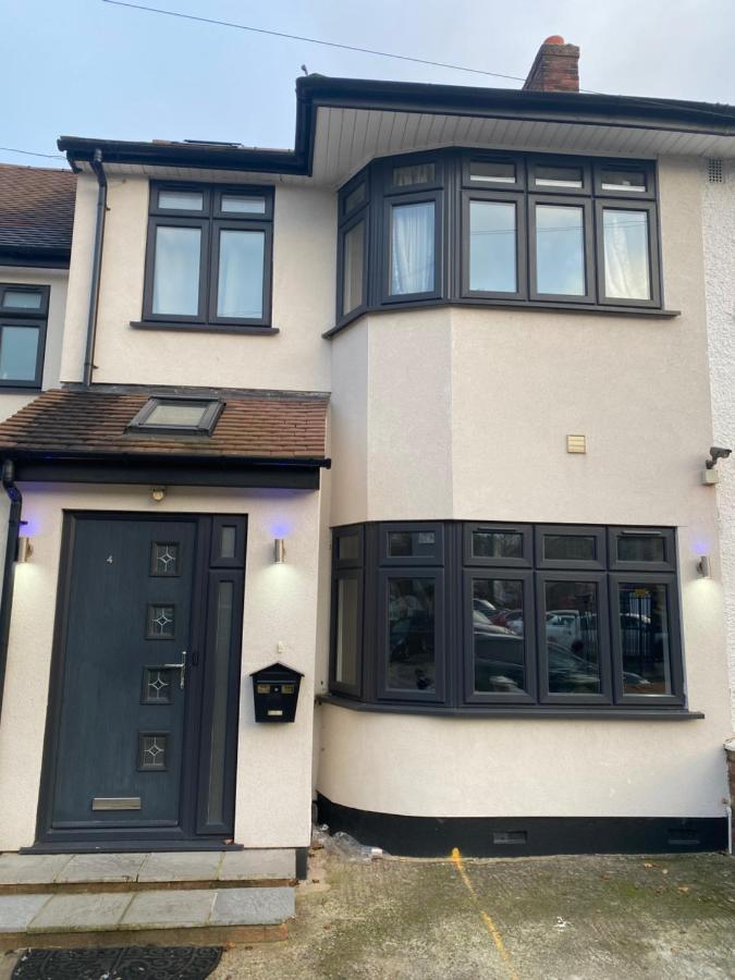 4 Wharncliffe Drive Otel Hanwell Dış mekan fotoğraf