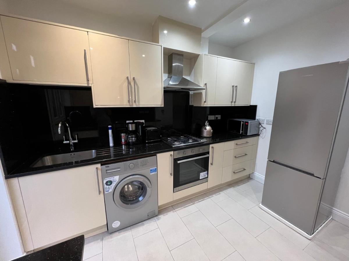 4 Wharncliffe Drive Otel Hanwell Dış mekan fotoğraf