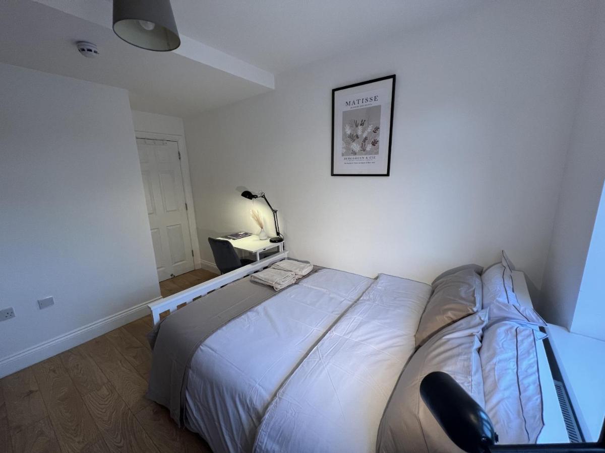 4 Wharncliffe Drive Otel Hanwell Dış mekan fotoğraf