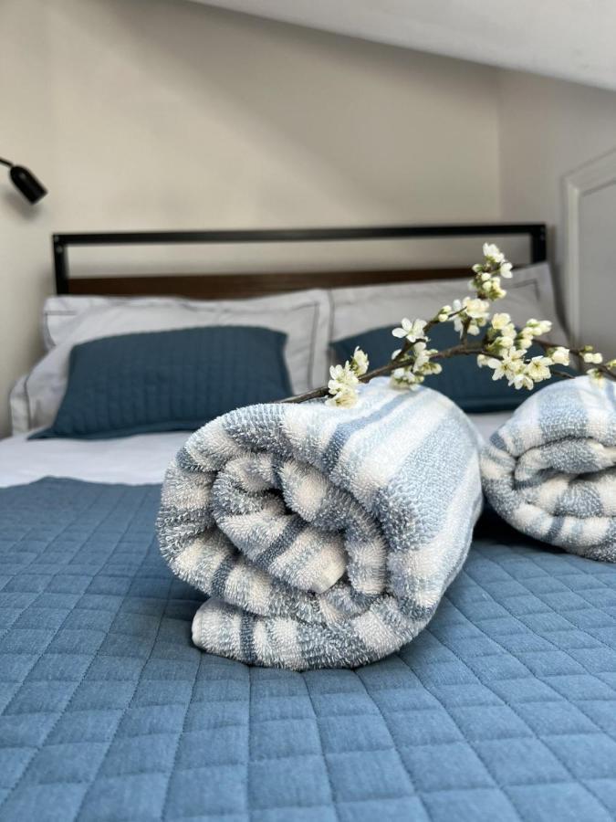 4 Wharncliffe Drive Otel Hanwell Dış mekan fotoğraf