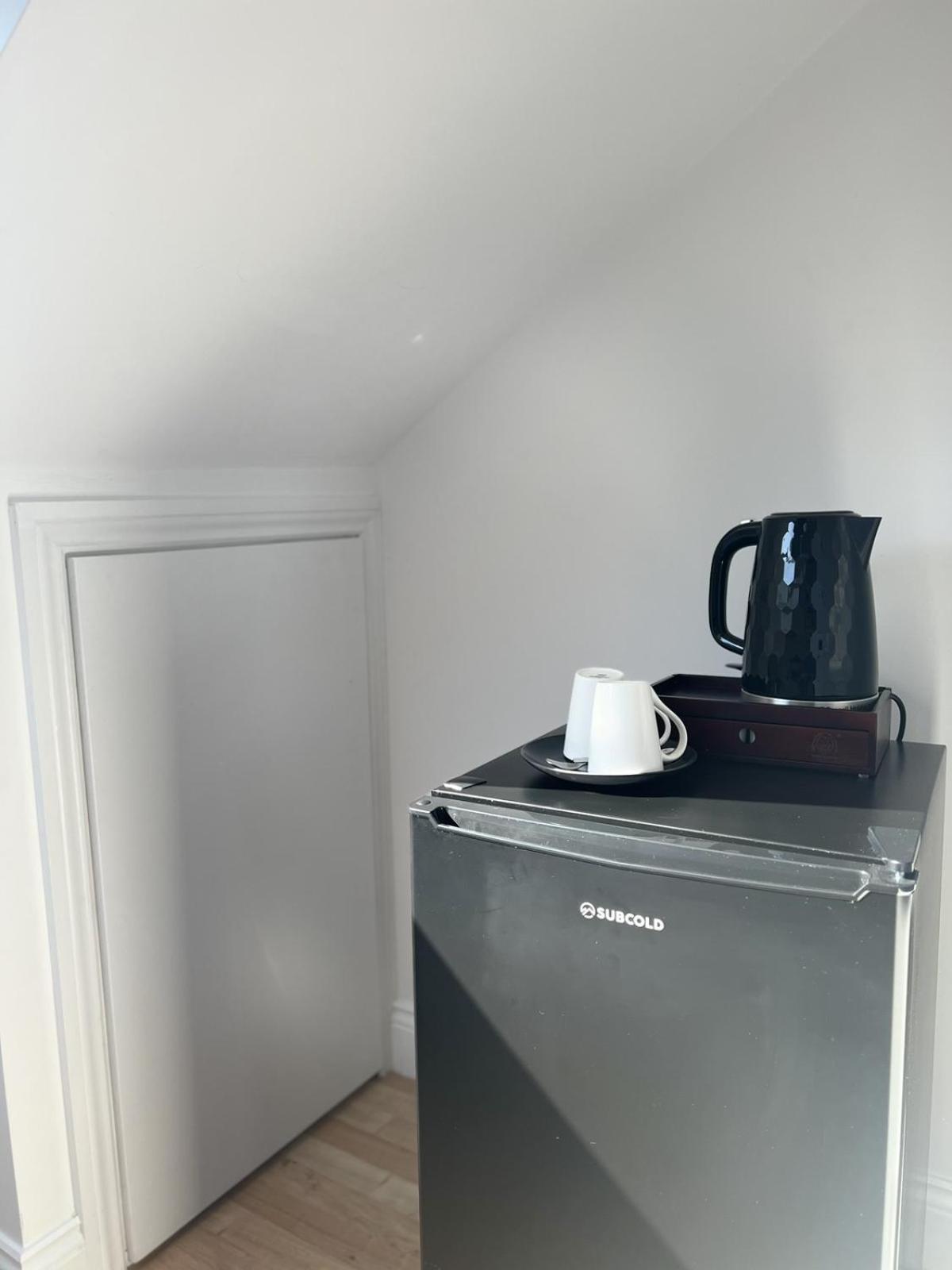 4 Wharncliffe Drive Otel Hanwell Oda fotoğraf
