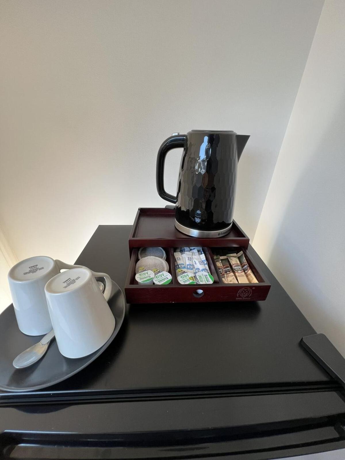 4 Wharncliffe Drive Otel Hanwell Dış mekan fotoğraf
